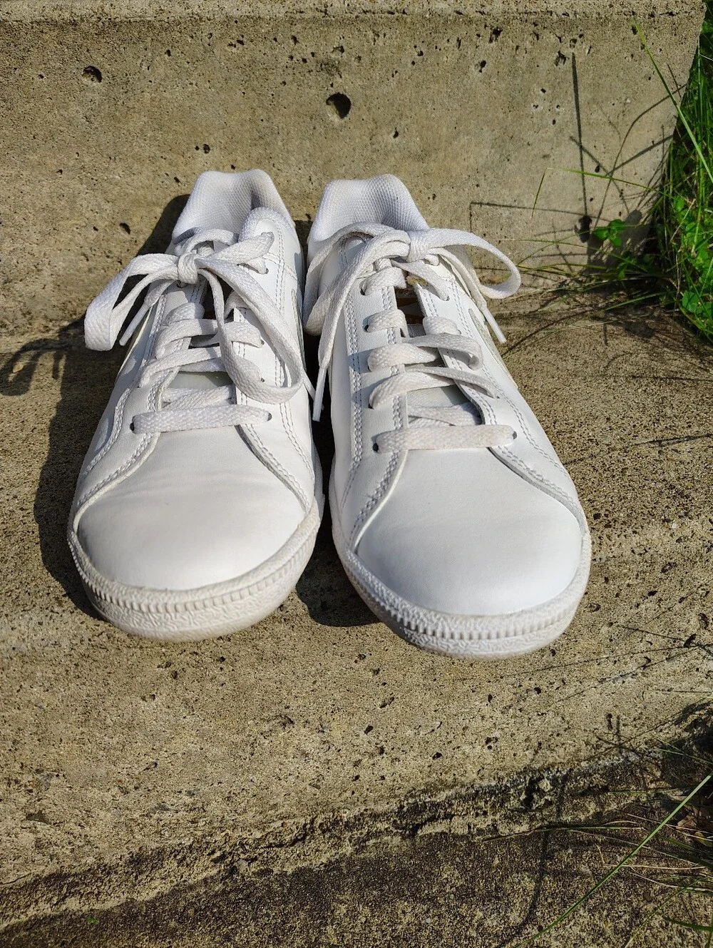 Nike Court Royale White Low Top Sneakers Shoes Womens Size 8.5 Lace Up